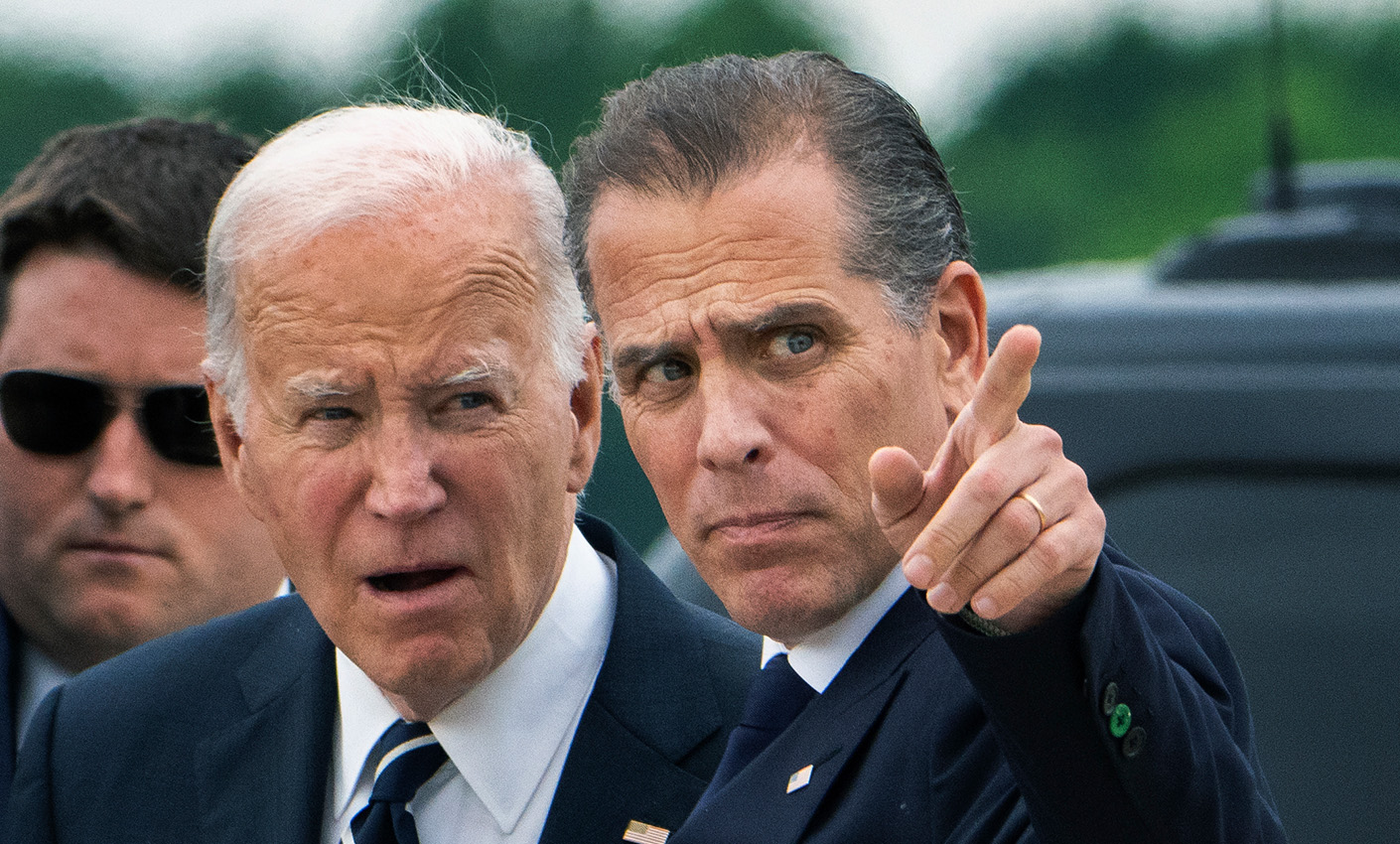 WILL HE BE PARDONED? – President Joe Biden talks with his son Hunter Biden as he arrives at Delaware Air National Guard Base in New Castle, Del., Tuesday, June 11, 2024. (AP Photo/Manuel Balce Ceneta)